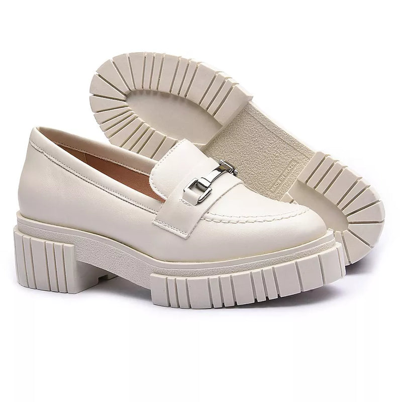 Mocassim Franshoes Feminino Tratorado Off White com Metal Prata